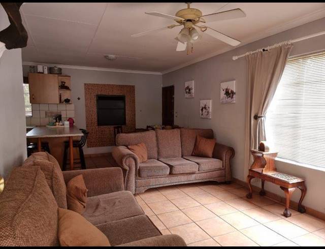 3 BEDROOM HOUSE TO LET IN BO-DORP